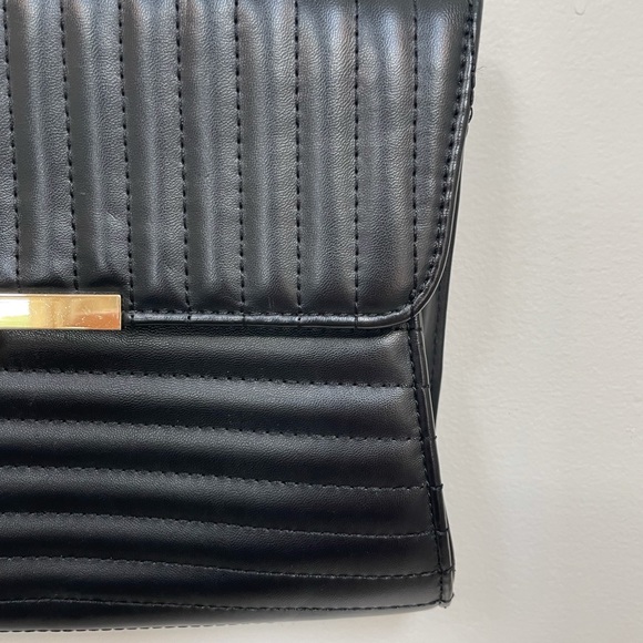 Quilted Bebe Black Crossbody w/ Gold Chain - Picture 10 of 14